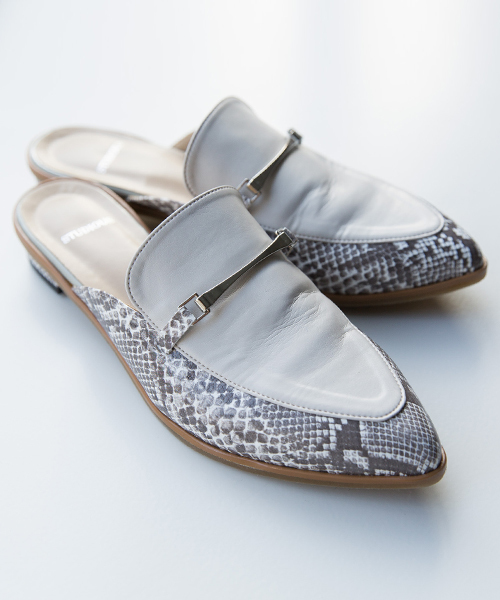 STUDIOUS（ステュディオス）の「ビットフラットバブーシュ（ブーティ・レディース・グレー/ブラック・L/S/M）」の4枚目の写真