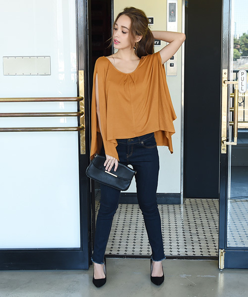 Luz Llena（ラズレナ）の「[2way]変形カットノースリーブトップス（Tシャツ/カットソー・レディース・キャメル/ブラック/オフホワイト・MEDIUM）」の4枚目の写真