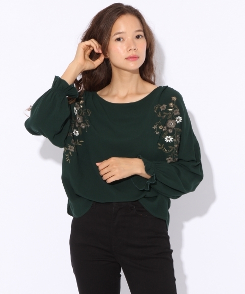 niko and...（ニコアンド）の「レーヨンフロント花刺繍ブラウス（シャツ/ブラウス・レディース・オフホワイト/ブラック/グリーン・LARGE/MEDIUM）」の3枚目の写真