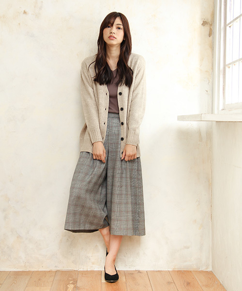 Honeys（ハニーズ）の「【お家で洗える】Ｖネックカーディガン（カーディガン/ボレロ・レディース・ブラック/ベージュ/ネイビー/チャコール/杢グレー・L/LL/M/S）」の17枚目の写真