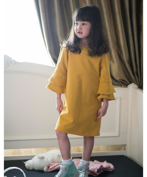 Catherine Cottage（キャサリンコテージ）の「フリル袖Iライン スウェットワンピース（ワンピース・キッズ・ブルー/ネイビー/ピンク/イエロー/レッド・110/120/130/140/150）」の4枚目の写真