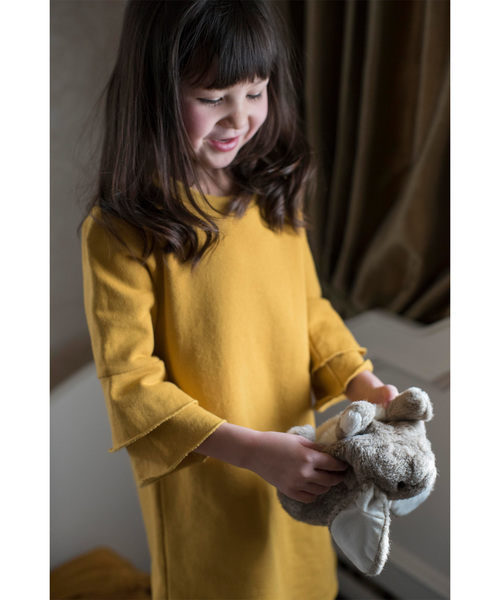 Catherine Cottage（キャサリンコテージ）の「フリル袖Iライン スウェットワンピース（ワンピース・キッズ・ブルー/ネイビー/ピンク/イエロー/レッド・110/120/130/140/150）」の10枚目の写真