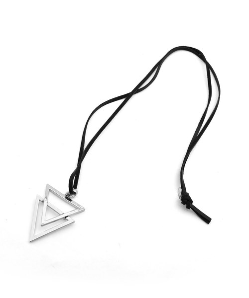 MinoriTY（マイノリティ）の「トライアングルエコレザーロングネックレス（ネックレス・メンズ・その他1/その他2・FREE）」の4枚目の写真