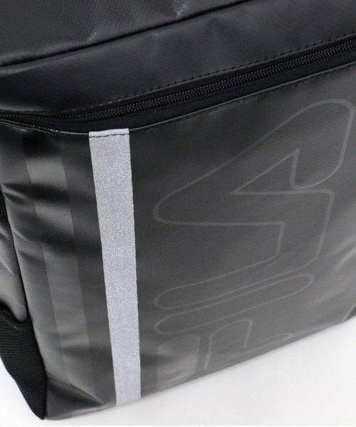 FILA(フィラ)の「FILA/フィラ 撥水ボックスバックパック リュック(バックパック/リュック・メンズ・ブラック/ネイビー/レッド/ブラック×グリーン・FREE)」の9枚目の写真