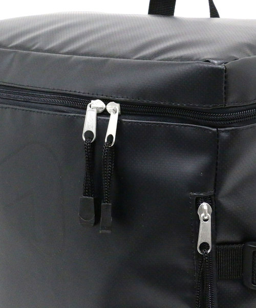 FILA(フィラ)の「FILA/フィラ 撥水ボックスバックパック リュック(バックパック/リュック・メンズ・ブラック/ネイビー/レッド/ブラック×グリーン・FREE)」の13枚目の写真