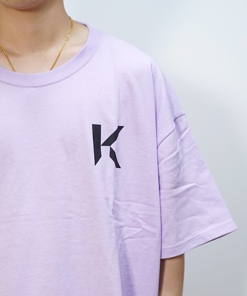 KAIKO(カイコー)の「KAIKO OBLONG T-SHIRT MARK(Tシャツ/カットソー・メンズ・ホワイト/チャコールグレー/ライトグレー/ライトパープル/レッド・S/M/L)」の7枚目の写真