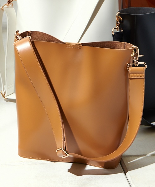 natural couture（ナチュラルクチュール）の「ワンハンドルトート（トートバッグ・レディース・ブラック/ホワイト/キャメル/ブラウン系その他・FREE）」の4枚目の写真