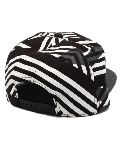 adidas Originals(アディダスオリジナルス)の「アディダス オリジナルス ムトンボ adidas EF MUTOMBO CAP(キャップ・メンズ・ブラック・ONE SIZE)」の3枚目の写真
