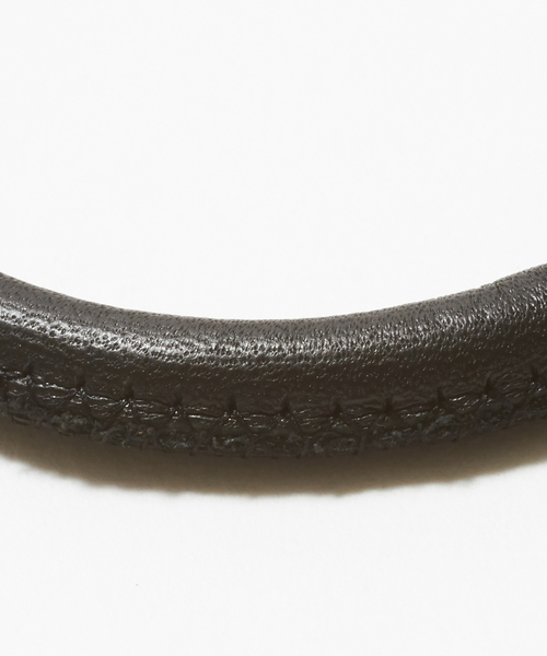 qualite（カリテ）の「レザーバングル（バングル/リストバンド・レディース・ベージュ/ブラック・フリー）」の8枚目の写真