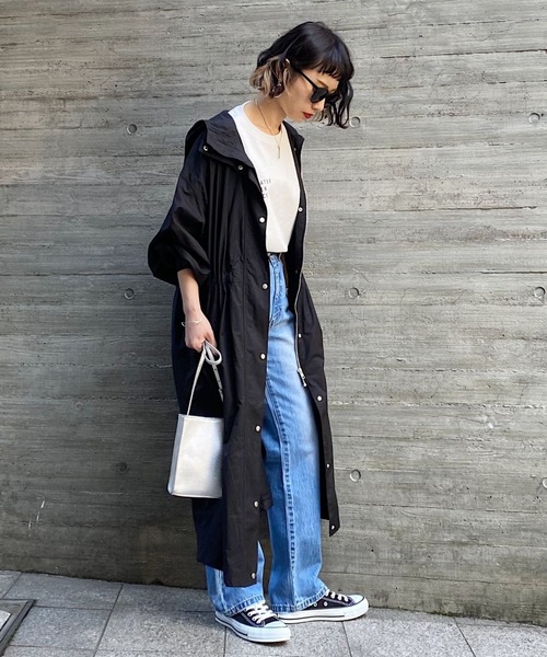 PAGEBOY（ページボーイ）の「ロングフーデッドコート（ダウンジャケット/コート・レディース・ブラック/グレイッシュベージュ・FREE）」の2枚目の写真