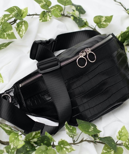 WEGO(ウィゴー)の「WEGO/リングポイントフェイクレザーウエストバッグ(ボディバッグ/ウエストポーチ・メンズ・ホワイト/ブラック/その他1/その他2/ライトパープル/ブラック系その他/ベージュ系その他・FREE)」の6枚目の写真