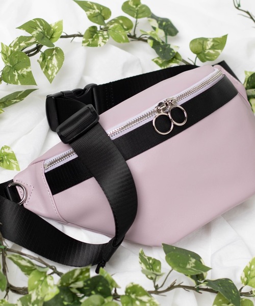 WEGO(ウィゴー)の「WEGO/リングポイントフェイクレザーウエストバッグ(ボディバッグ/ウエストポーチ・メンズ・ホワイト/ブラック/その他1/その他2/ライトパープル/ブラック系その他/ベージュ系その他・FREE)」の5枚目の写真