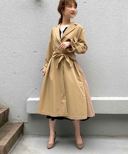 PICCIN(ピッチン)の「バックチュールドレスコート(トレンチコート・レディース・ブラック/ベージュ/キャメル・M)」の8枚目の写真