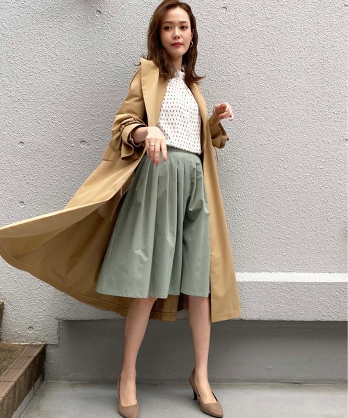 PICCIN(ピッチン)の「バックチュールドレスコート(トレンチコート・レディース・ブラック/ベージュ/キャメル・M)」の4枚目の写真