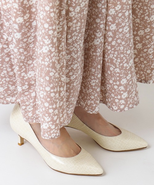 artemis by DIANA(アルテミスバイダイアナ)の「ポインテッドトゥパンプス(パンプス・レディース・ブラック/ブラウン/アイボリー/ダークブラウン/オフホワイト/ブラック系その他/ダークベージュ/グレー/ベージュ/ホワイト・22.5cm/23.5cm/24.5cm/23.0cm/24.0cm/22.0cm/25.0cm)」の2枚目の写真