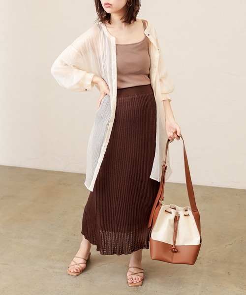 natural couture（ナチュラルクチュール）の「バンドカラーキラッとシアーシャツ（シャツ/ブラウス・レディース・ホワイト/ブルー/モカ/レンガ・FREE）」の8枚目の写真