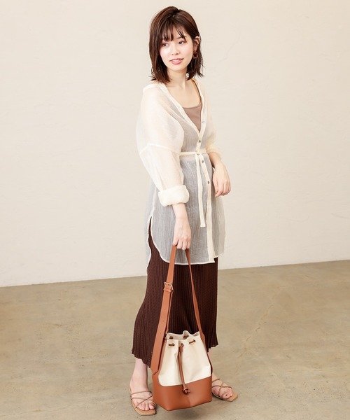 natural couture（ナチュラルクチュール）の「バンドカラーキラッとシアーシャツ（シャツ/ブラウス・レディース・ホワイト/ブルー/モカ/レンガ・FREE）」の17枚目の写真