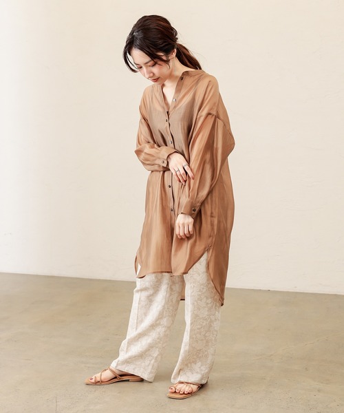 natural couture（ナチュラルクチュール）の「バンドカラーキラッとシアーシャツ（シャツ/ブラウス・レディース・ホワイト/ブルー/モカ/レンガ・FREE）」の14枚目の写真