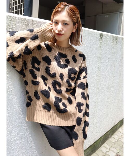 EMODA（エモダ）の「レオパターンニットトップ（ニット/セーター・レディース・ホワイト/ブラック/ベージュ・FREE）」の4枚目の写真
