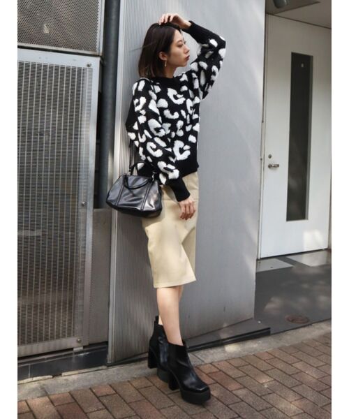 EMODA（エモダ）の「レオパターンニットトップ（ニット/セーター・レディース・ホワイト/ブラック/ベージュ・FREE）」の7枚目の写真