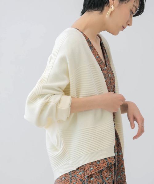 Bou Jeloud（ブージュルード）の「ドルマンマシュマロカーディガン（カーディガン/ボレロ・レディース・ブラック/オフホワイト/ブルー・FREE）」の12枚目の写真