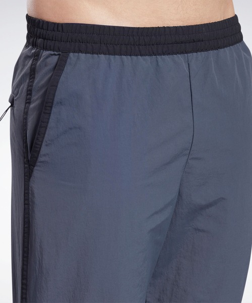 Reebok（リーボック）の「eightyone ウーブン トラック パンツ （スウェットパンツ・メンズ・ダークパープル/グレー/ブラック・X-LARGE/XX-LARGE/MEDIUM/LARGE/XXX-LARGE/SMALL）」の11枚目の写真