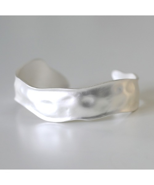 select MOCA（セレクトモカ）の「ニュアンスワイドバングル（バングル/リストバンド・レディース・シルバー/ゴールド・FREE）」の12枚目の写真