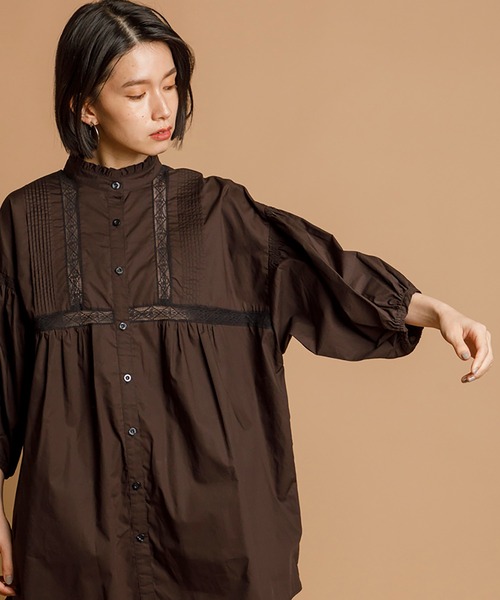 CIENA(シエナ)の「スタンドフリル5分袖衿レースピンタックブラウス(シャツ/ブラウス・レディース・オフホワイト/ブラック・FREE)」の2枚目の写真