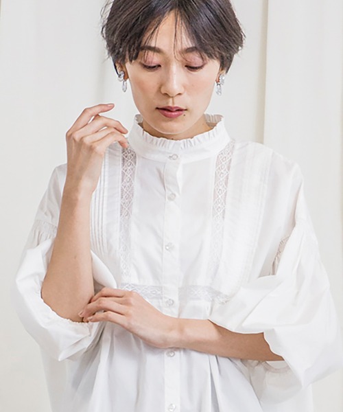 CIENA(シエナ)の「スタンドフリル5分袖衿レースピンタックブラウス(シャツ/ブラウス・レディース・オフホワイト/ブラック・FREE)」の15枚目の写真