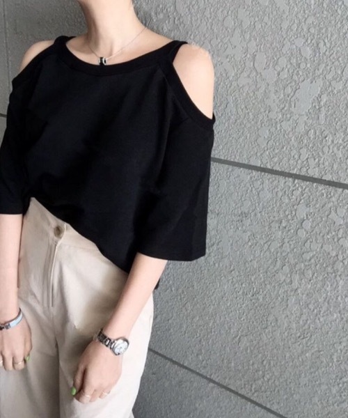 ACT（アクト）の「【ACT -fascination design-】オープンショルダーカットソー（Tシャツ/カットソー・レディース・ホワイト/ブラック・M/L）」の4枚目の写真