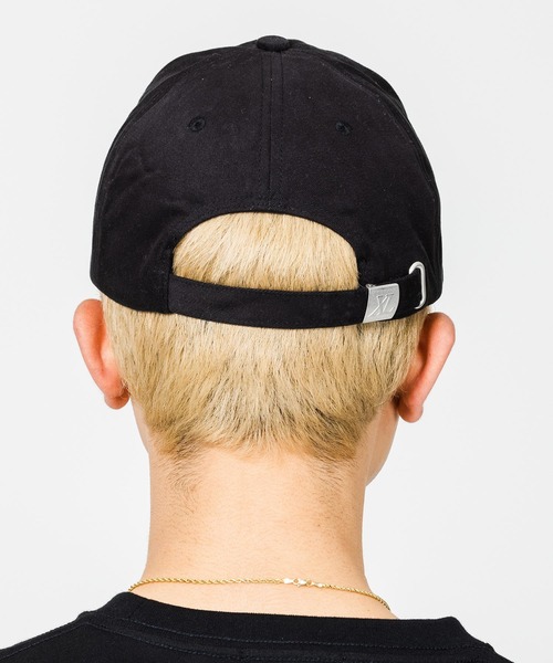 XLARGE（エクストララージ）の「SLANTED OG 6PANEL CAP（キャップ・メンズ・ブラック/バーガンディー/ネイビー/ベージュ・ONE SIZE）」の7枚目の写真