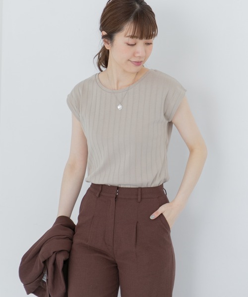 URBAN RESEARCH Sonny Label(アーバンリサーチサニーレーベル)の「汗ジミ防止UVフレンチTシャツ(Tシャツ/カットソー・レディース・オフホワイト/ブルー/ベージュ系その他/チャコールグレー・FREE)」の3枚目の写真