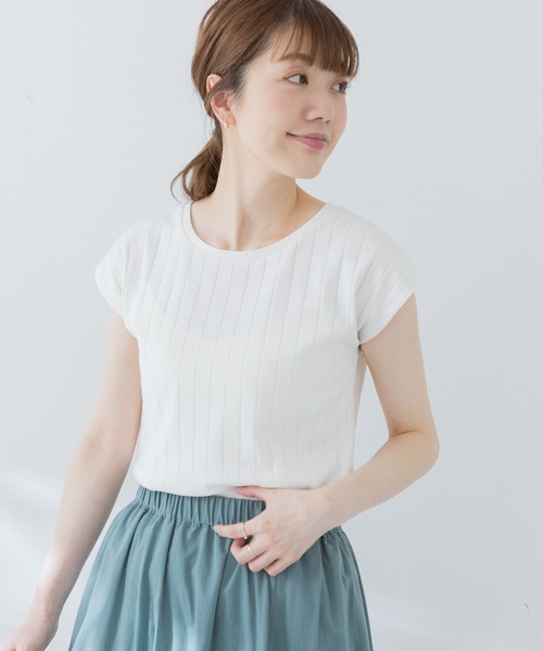 URBAN RESEARCH Sonny Label(アーバンリサーチサニーレーベル)の「汗ジミ防止UVフレンチTシャツ(Tシャツ/カットソー・レディース・オフホワイト/ブルー/ベージュ系その他/チャコールグレー・FREE)」の2枚目の写真