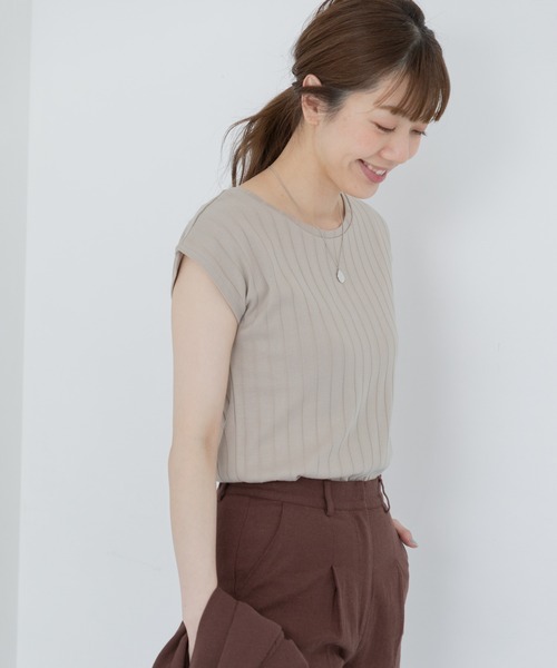 URBAN RESEARCH Sonny Label(アーバンリサーチサニーレーベル)の「汗ジミ防止UVフレンチTシャツ(Tシャツ/カットソー・レディース・オフホワイト/ブルー/ベージュ系その他/チャコールグレー・FREE)」の5枚目の写真