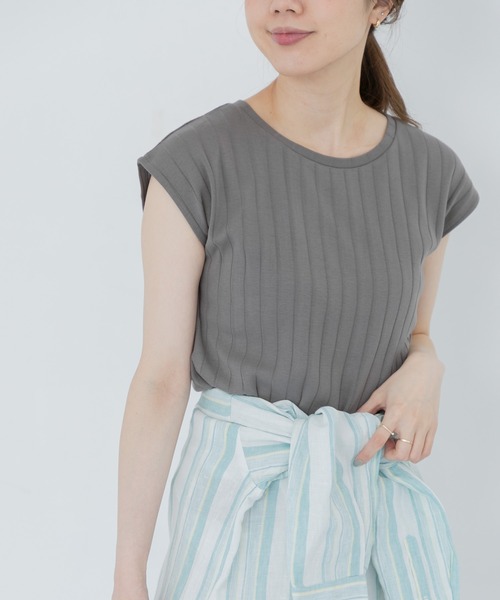 URBAN RESEARCH Sonny Label(アーバンリサーチサニーレーベル)の「汗ジミ防止UVフレンチTシャツ(Tシャツ/カットソー・レディース・オフホワイト/ブルー/ベージュ系その他/チャコールグレー・FREE)」の11枚目の写真