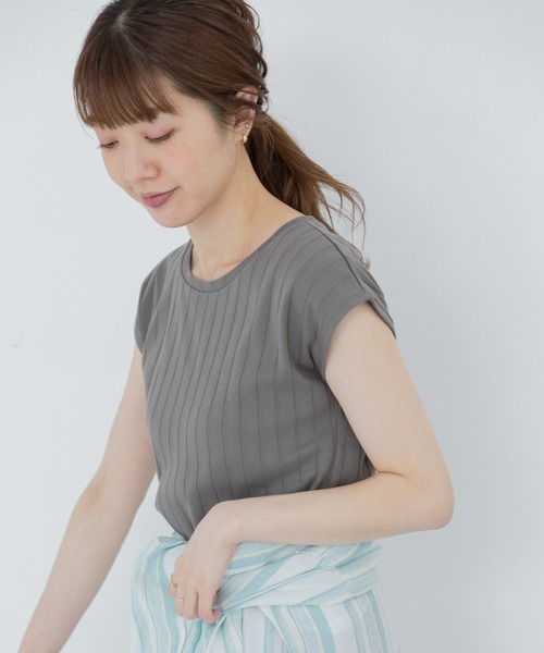 URBAN RESEARCH Sonny Label(アーバンリサーチサニーレーベル)の「汗ジミ防止UVフレンチTシャツ(Tシャツ/カットソー・レディース・オフホワイト/ブルー/ベージュ系その他/チャコールグレー・FREE)」の12枚目の写真