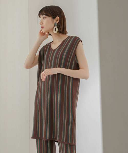 KBF(ケイビーエフ)の「マルチストライプノースリーブニット(ニット/セーター・レディース・ブラウン/オレンジ/パープル系その他・ONE)」の6枚目の写真