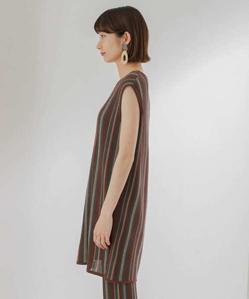 KBF(ケイビーエフ)の「マルチストライプノースリーブニット(ニット/セーター・レディース・ブラウン/オレンジ/パープル系その他・ONE)」の7枚目の写真