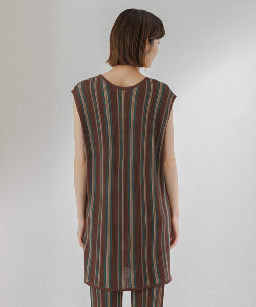 KBF(ケイビーエフ)の「マルチストライプノースリーブニット(ニット/セーター・レディース・ブラウン/オレンジ/パープル系その他・ONE)」の17枚目の写真