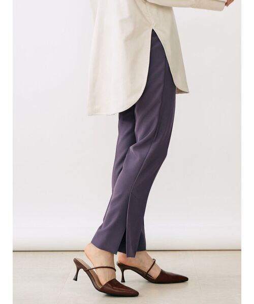 MURUA（ムルーア）の「センタープレスストレートパンツ（その他パンツ・レディース・アイボリー/ブラック/パープル/ブラウン・1/2）」の2枚目の写真