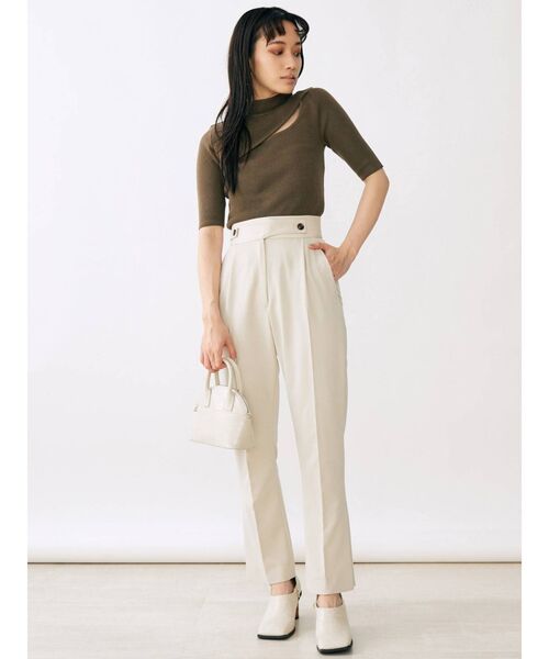 MURUA（ムルーア）の「センタープレスストレートパンツ（その他パンツ・レディース・アイボリー/ブラック/パープル/ブラウン・1/2）」の5枚目の写真