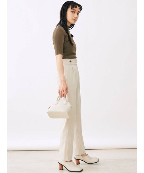 MURUA（ムルーア）の「センタープレスストレートパンツ（その他パンツ・レディース・アイボリー/ブラック/パープル/ブラウン・1/2）」の6枚目の写真