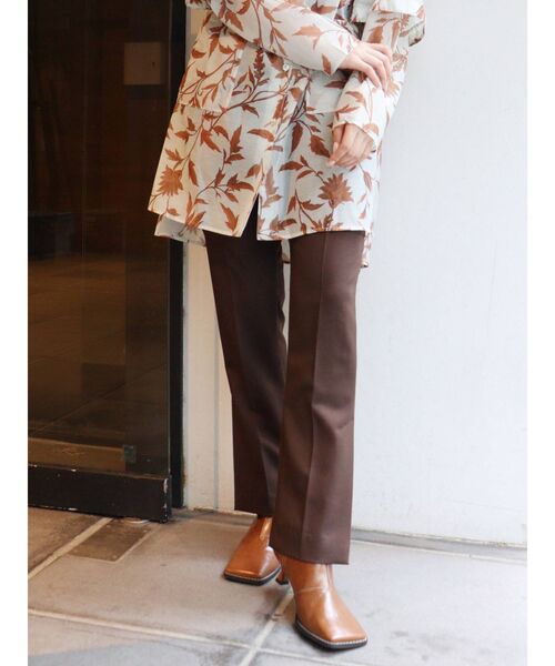 MURUA（ムルーア）の「センタープレスストレートパンツ（その他パンツ・レディース・アイボリー/ブラック/パープル/ブラウン・1/2）」の22枚目の写真