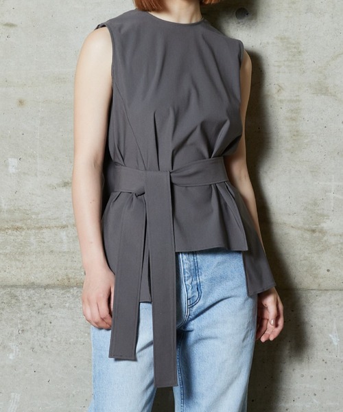 lautreamont BLEUBLANC（ロートレアモンブルーブラン）の「<lautreamont BLEUBLANC>ベルト付きストレッチカットソー（Tシャツ/カットソー・レディース・チャコールグレー/ネイビー/オレンジ・9号）」の2枚目の写真
