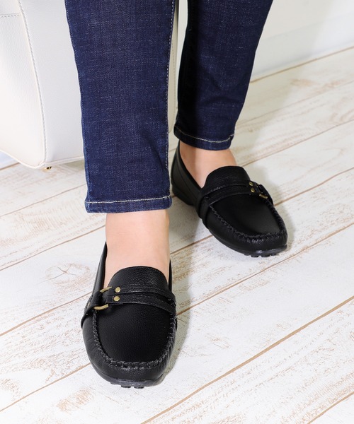 LUGG NAGG(ラグナグ)の「ベルテッドモカシンシューズ(モカシン/デッキシューズ・レディース・ブラック/ガンメタ/ホワイト・23.0cm/23.5cm/24.5cm/24.0cm)」の1枚目の写真