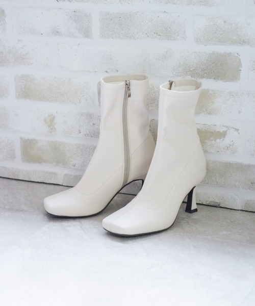 VIVIAN（ヴィヴィアン）の「ワイドスクエアトゥストレッチショートブーツ（ブーツ・レディース・ブラック/ダークブラウン/アイボリー・LL/S/M/L）」の4枚目の写真