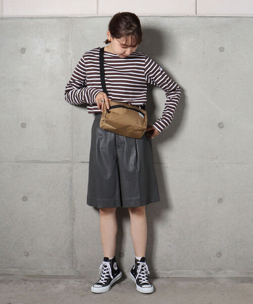 fredy emue(フレディエミュ)の「ハーフセンタープレスハーフパンツ(その他パンツ・レディース・チャコールグレー/ダークブラウン・38/36)」の8枚目の写真