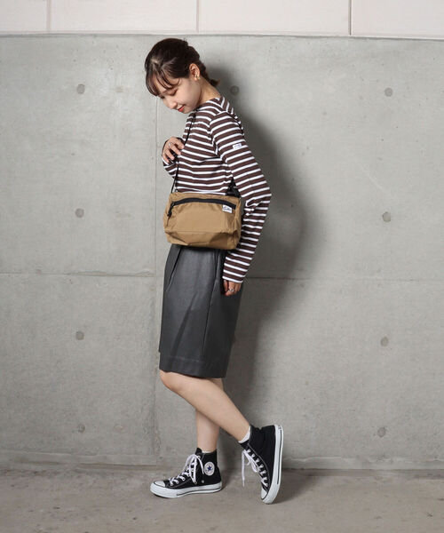 fredy emue(フレディエミュ)の「ハーフセンタープレスハーフパンツ(その他パンツ・レディース・チャコールグレー/ダークブラウン・38/36)」の9枚目の写真