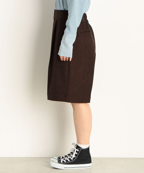 fredy emue(フレディエミュ)の「ハーフセンタープレスハーフパンツ(その他パンツ・レディース・チャコールグレー/ダークブラウン・38/36)」の16枚目の写真