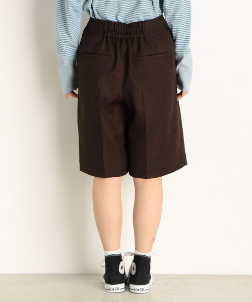 fredy emue(フレディエミュ)の「ハーフセンタープレスハーフパンツ(その他パンツ・レディース・チャコールグレー/ダークブラウン・38/36)」の17枚目の写真
